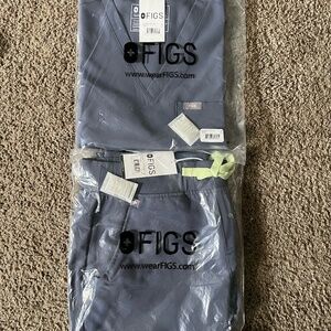 Figs scrubs Catarina one pocket scrub top and Zamora 2.0 jogger scrub pants